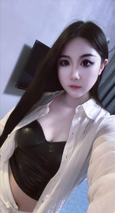 青岛 cbd黑丝翘臀女孩
