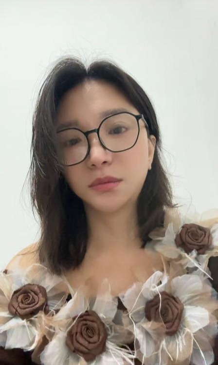 杭州 戴眼镜的大奶骚妇
