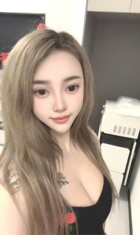 成都 皮肤白奶子大颜值妹妹