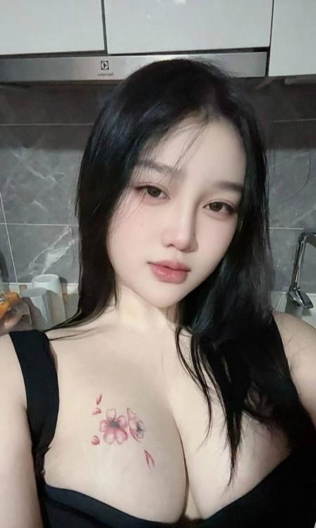 成都 微胖大胸服务型嫩妹